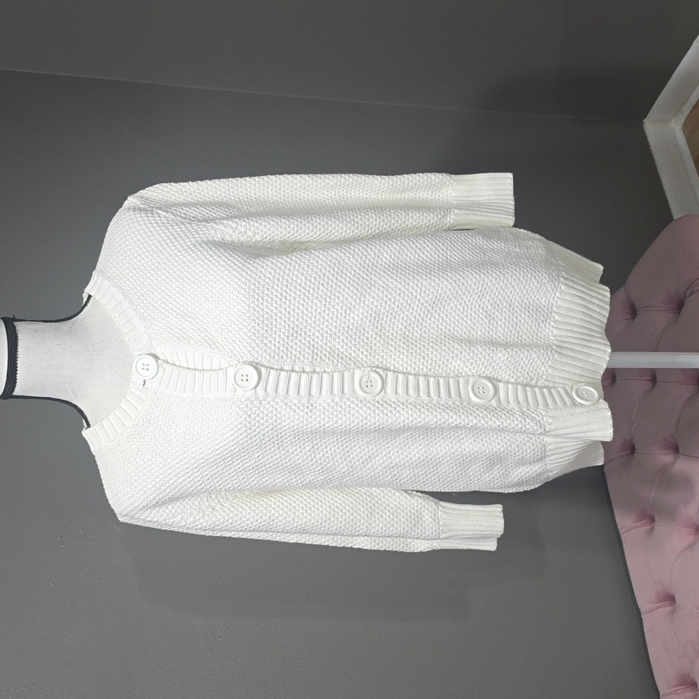 L.L. Bean white button up cardigan missing sz tag